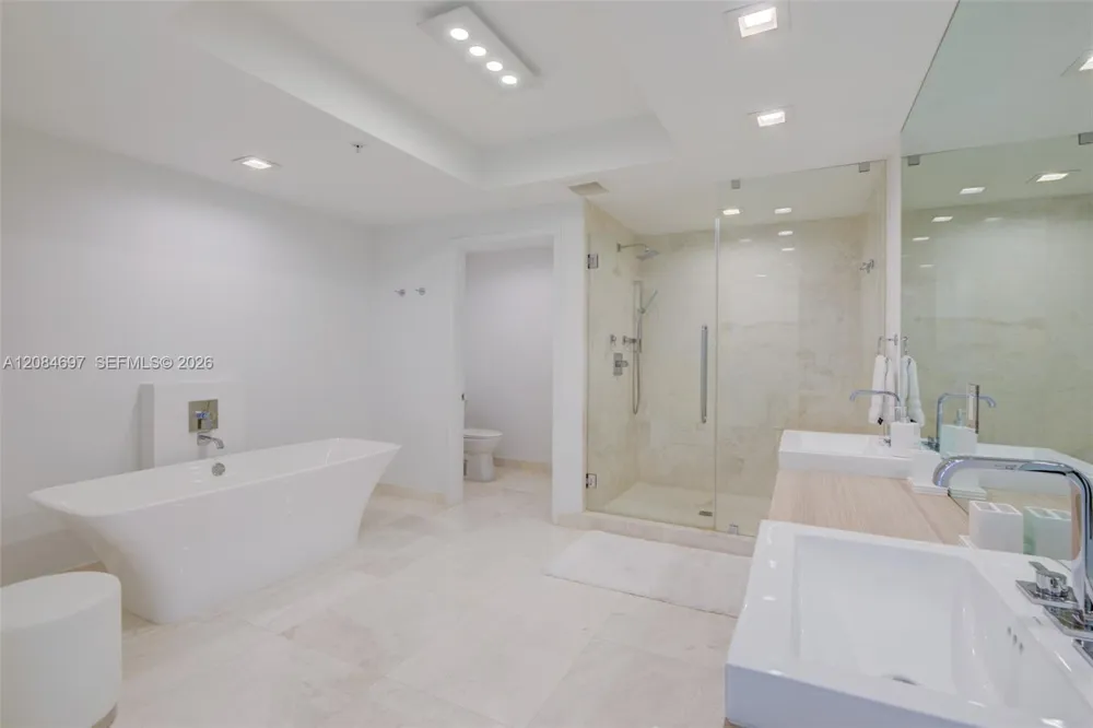 17111 SE Biscayne Blvd #1110 North Miami Beach, FL 33160