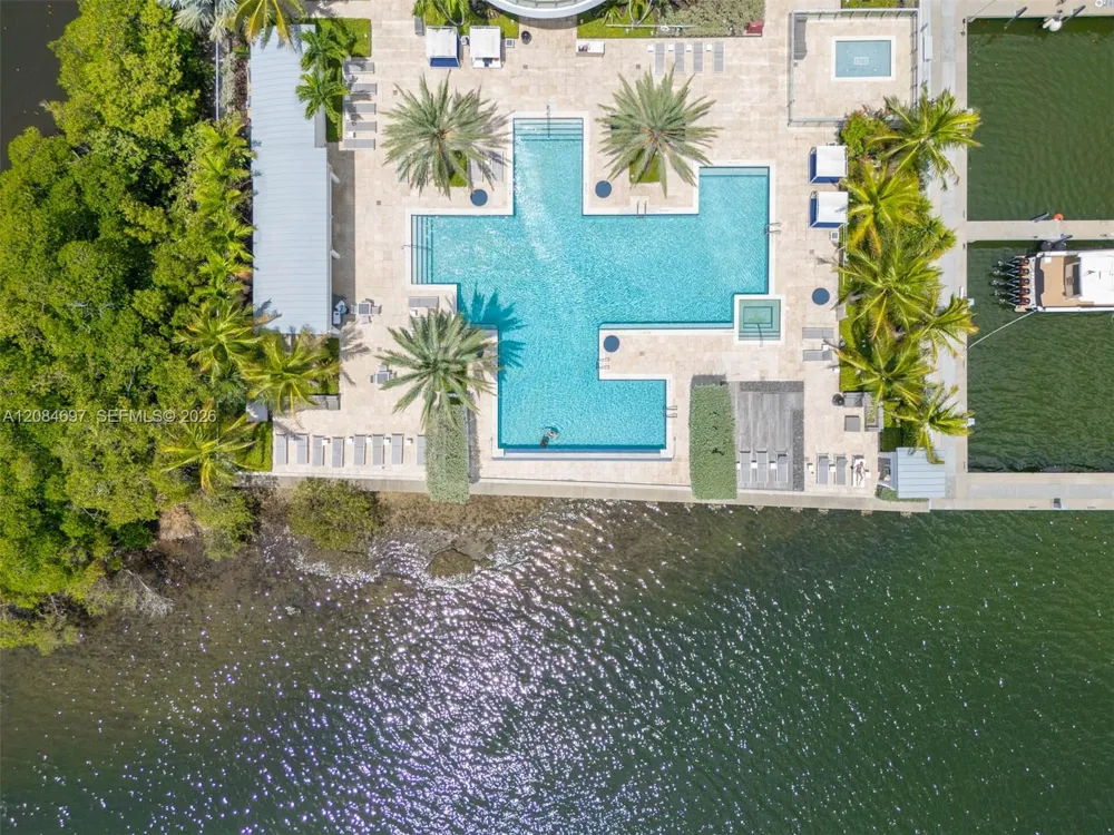 17111 SE Biscayne Blvd #1110 North Miami Beach, FL 33160