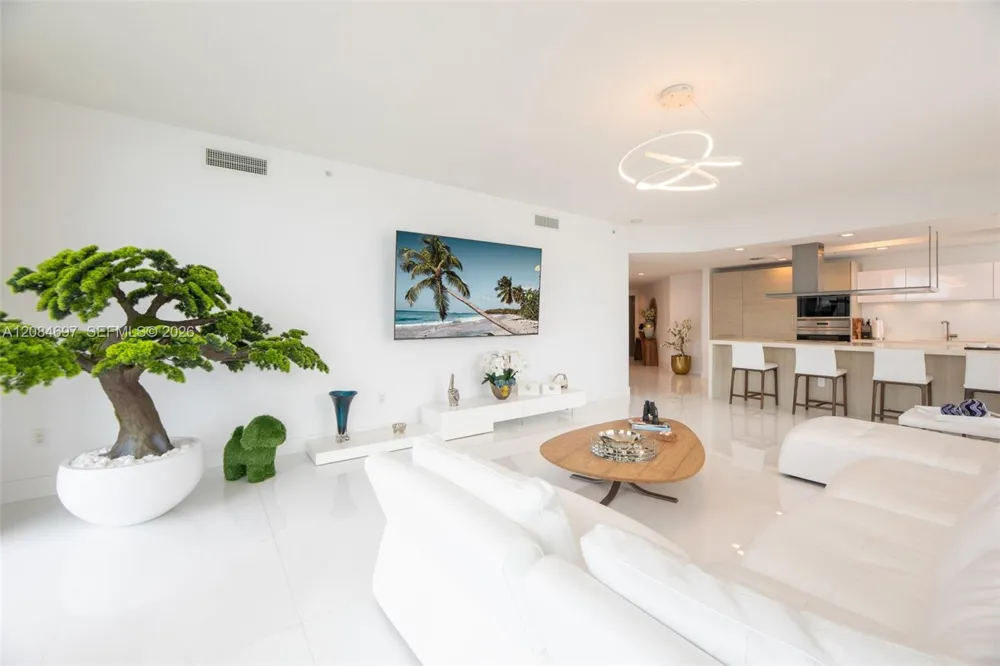 17111 SE Biscayne Blvd #1110 North Miami Beach, FL 33160