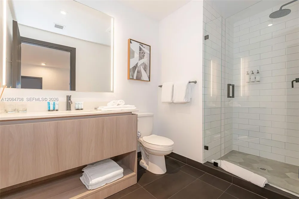 398 NE 5th St #3417 Miami, FL 33132