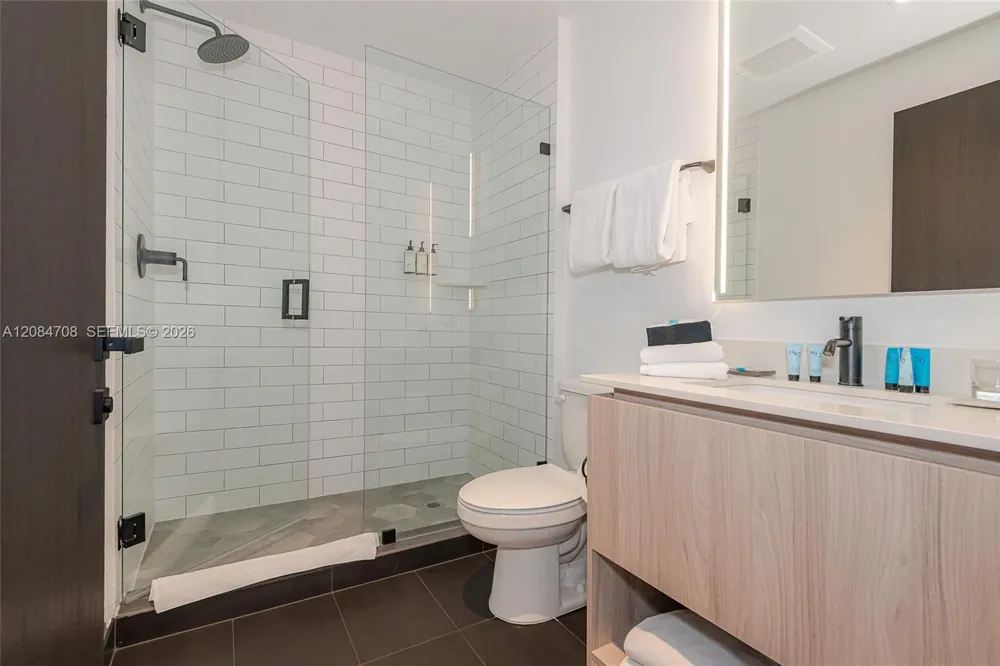 398 NE 5th St #3417 Miami, FL 33132
