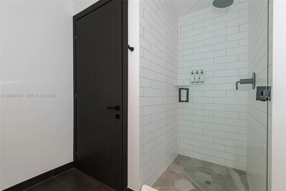 398 NE 5th St #3417 Miami, FL 33132