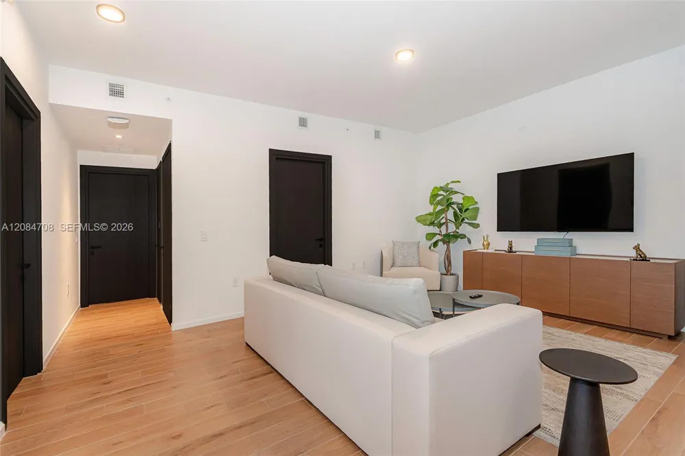398 NE 5th St #3417 Miami, FL 33132
