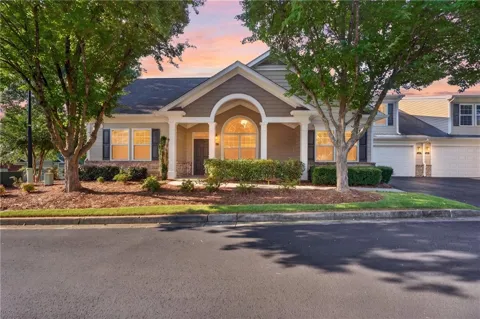 2708 Grapevine Circle #2004
