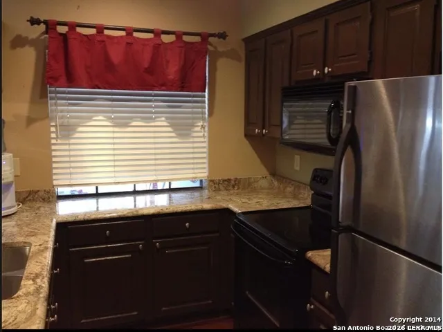 51 CHAPEL HILL CIR #51 San Antonio, TX 78240