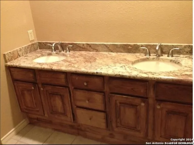 51 CHAPEL HILL CIR #51 San Antonio, TX 78240