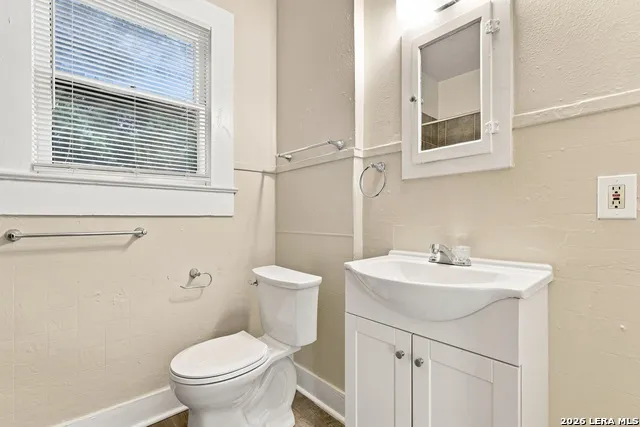 313 S PINE ST San Antonio, TX 78203
