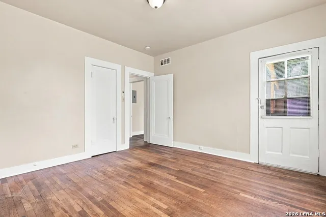 313 S PINE ST San Antonio, TX 78203