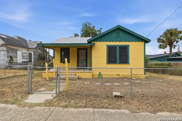 313 S PINE ST San Antonio, TX 78203