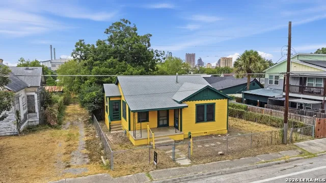 313 S PINE ST San Antonio, TX 78203