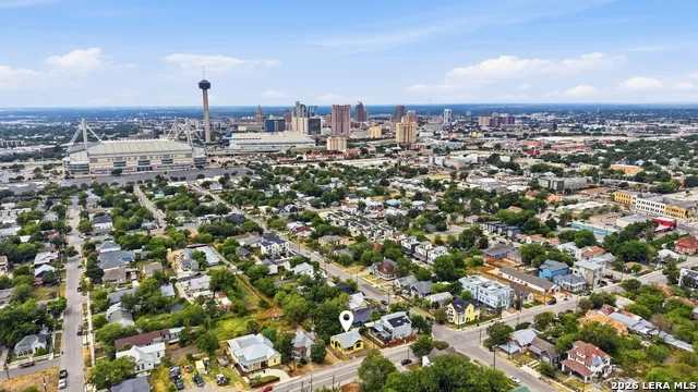 313 S PINE ST San Antonio, TX 78203