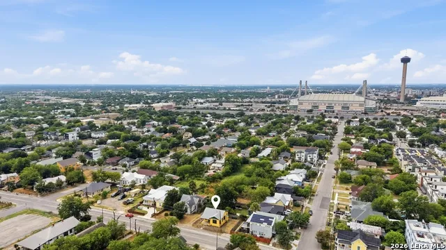 313 S PINE ST San Antonio, TX 78203