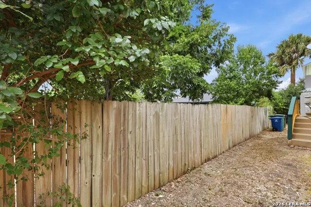 313 S PINE ST San Antonio, TX 78203