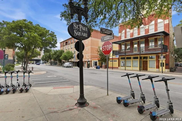 313 S PINE ST San Antonio, TX 78203