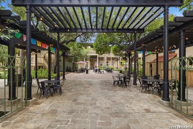 313 S PINE ST San Antonio, TX 78203