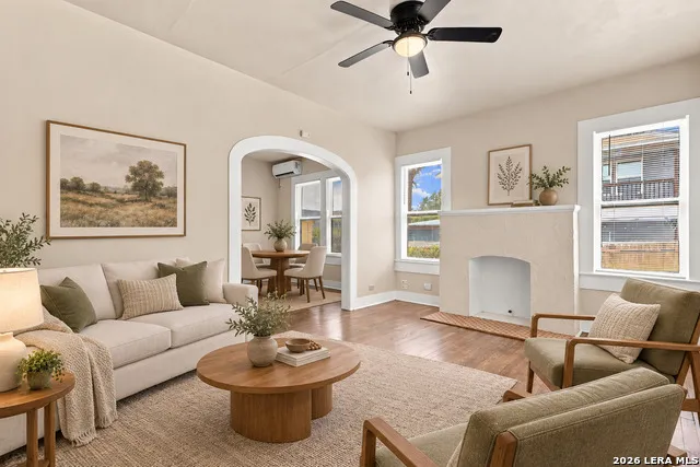313 S PINE ST San Antonio, TX 78203