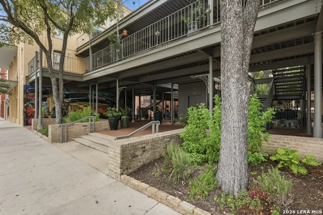 313 S PINE ST San Antonio, TX 78203