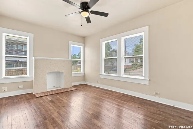 313 S PINE ST San Antonio, TX 78203