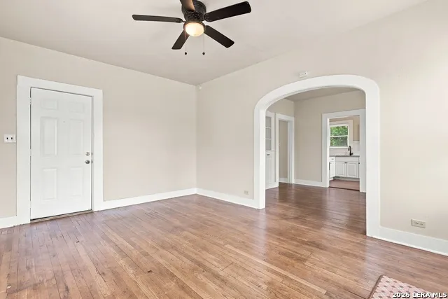313 S PINE ST San Antonio, TX 78203