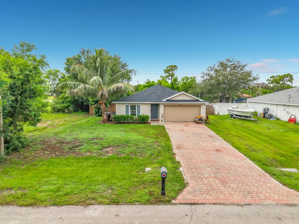 4306 NE 24TH PLACE Cape Coral, FL 33909