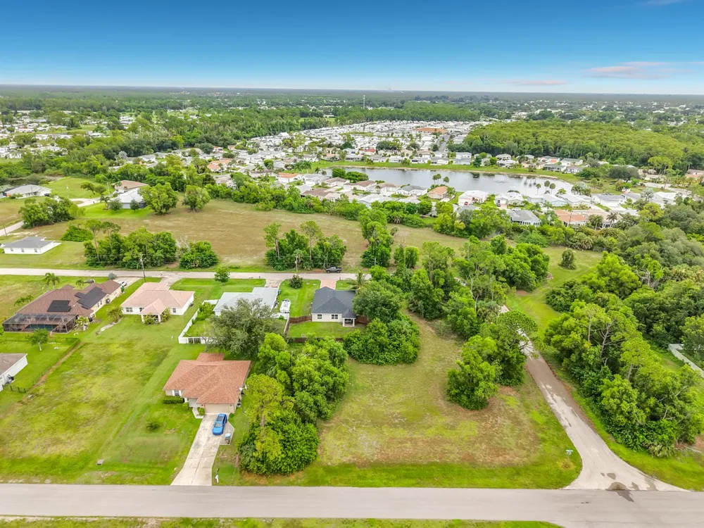 4306 NE 24TH PLACE Cape Coral, FL 33909