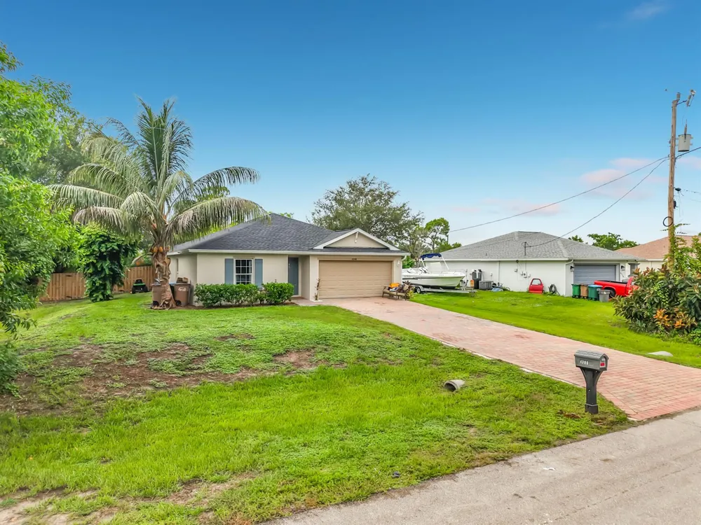 4306 NE 24TH PLACE Cape Coral, FL 33909