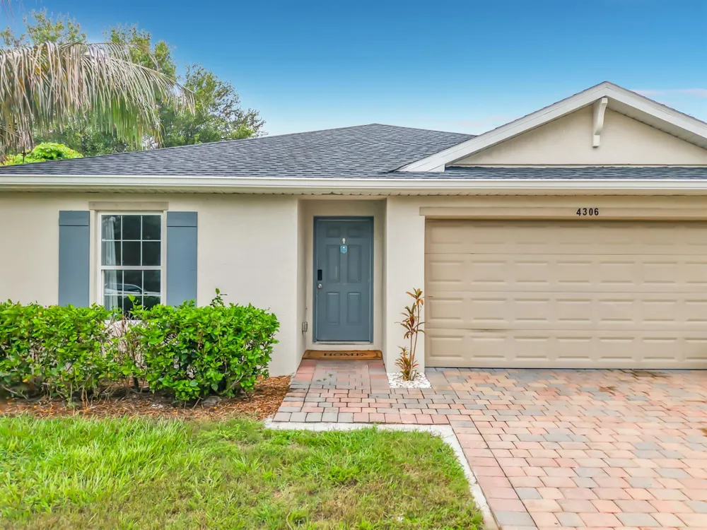 4306 NE 24TH PLACE Cape Coral, FL 33909