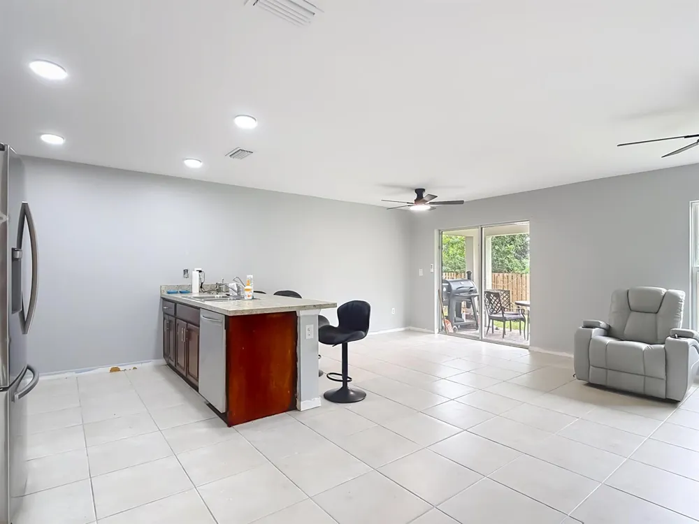 4306 NE 24TH PLACE Cape Coral, FL 33909