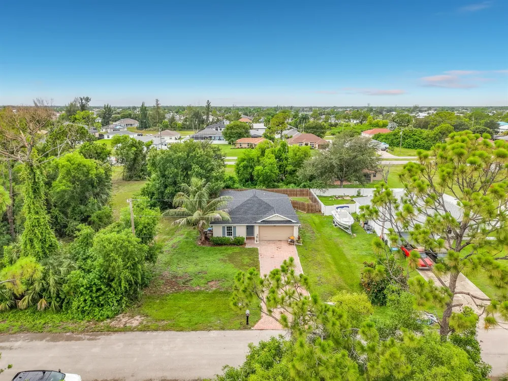 4306 NE 24TH PLACE Cape Coral, FL 33909