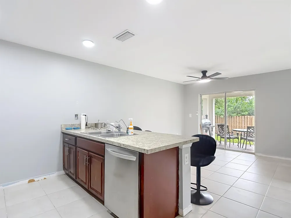 4306 NE 24TH PLACE Cape Coral, FL 33909