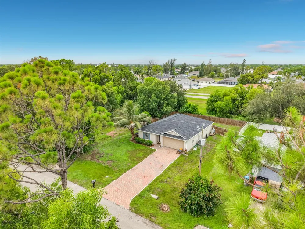 4306 NE 24TH PLACE Cape Coral, FL 33909