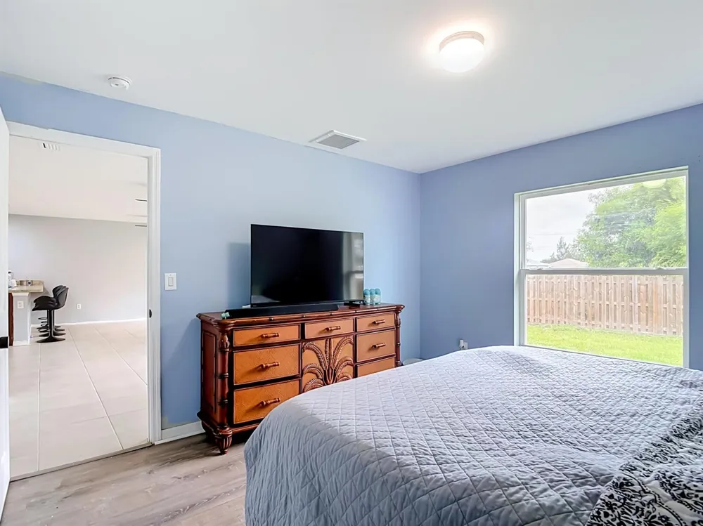 4306 NE 24TH PLACE Cape Coral, FL 33909