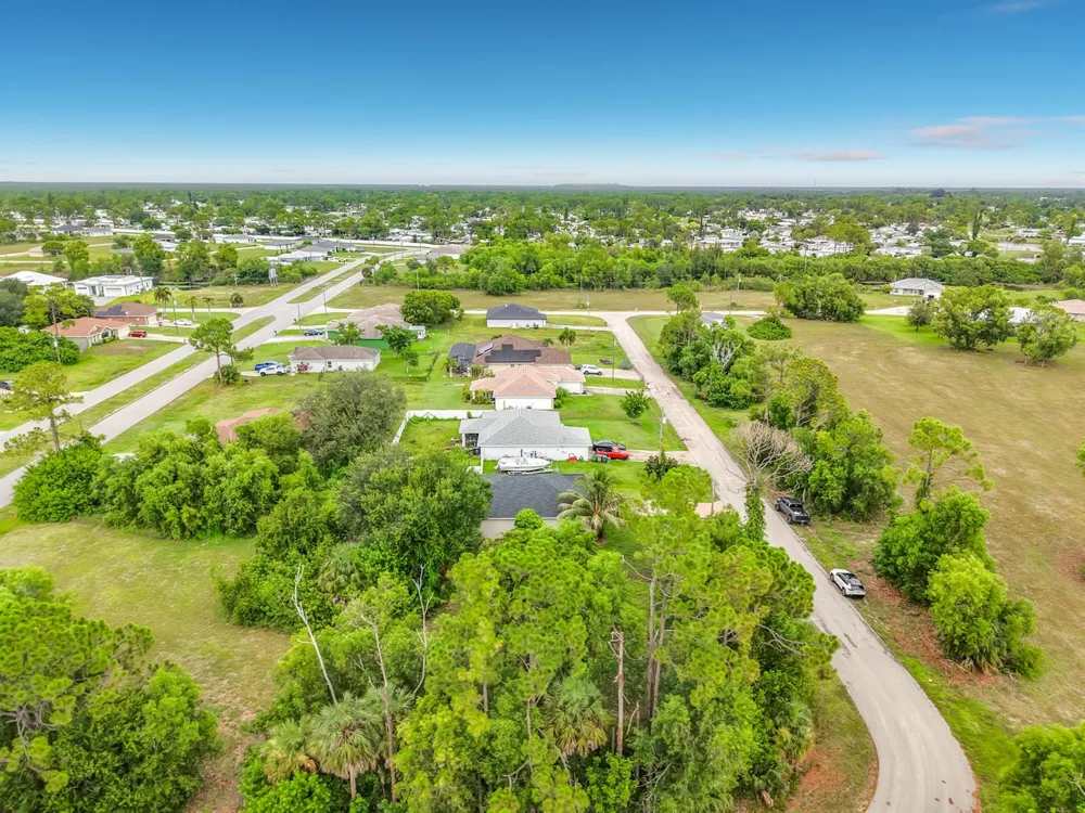 4306 NE 24TH PLACE Cape Coral, FL 33909