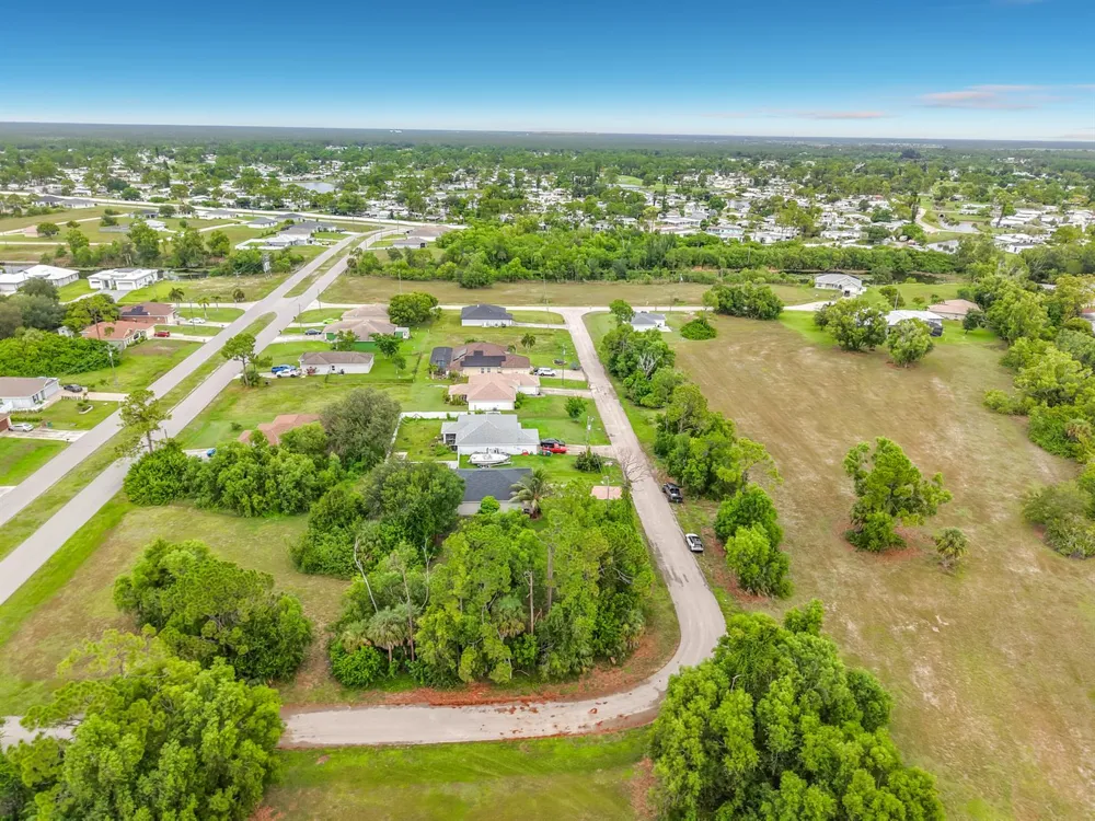 4306 NE 24TH PLACE Cape Coral, FL 33909