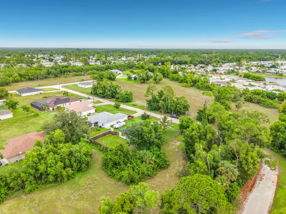 4306 NE 24TH PLACE Cape Coral, FL 33909