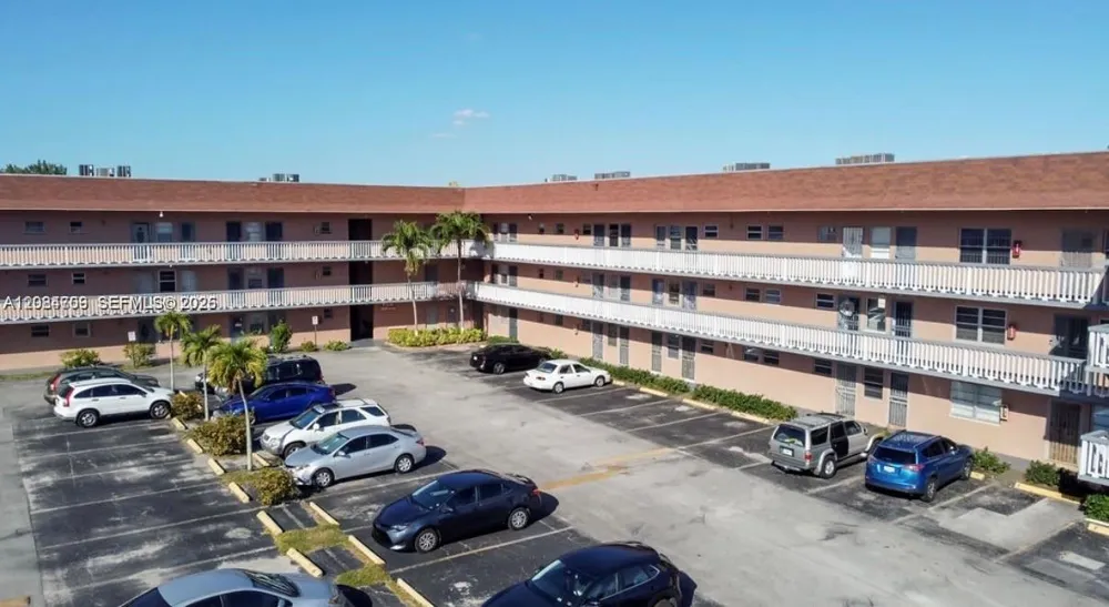 18555 NE 14th Ave #619 Miami, FL 33179