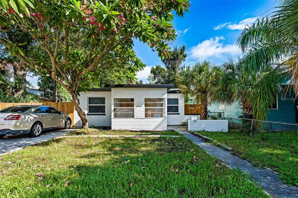 1835 15TH AVENUE S St Petersburg, FL 33712