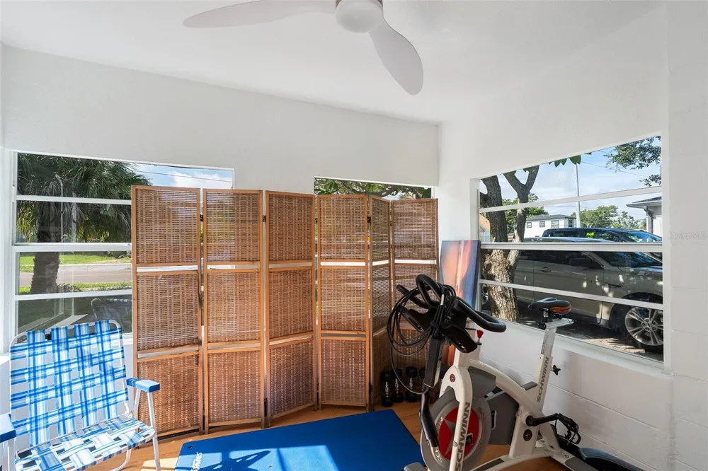 1835 15TH AVENUE S St Petersburg, FL 33712