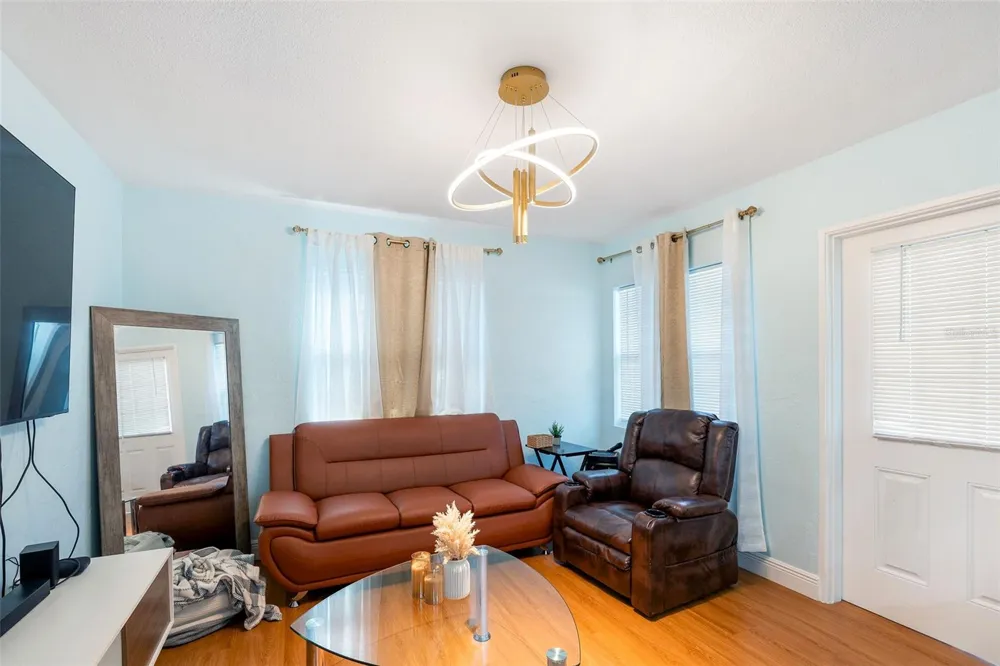 1835 15TH AVENUE S St Petersburg, FL 33712