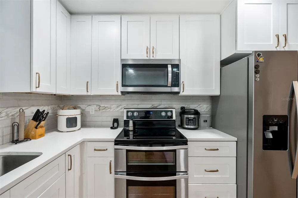 1835 15TH AVENUE S St Petersburg, FL 33712
