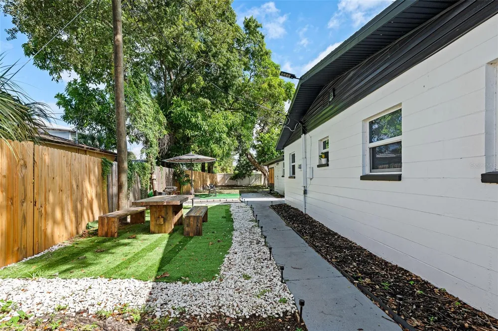 1835 15TH AVENUE S St Petersburg, FL 33712