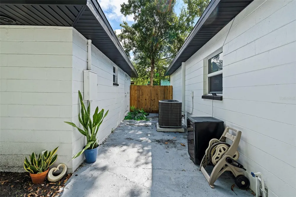 1835 15TH AVENUE S St Petersburg, FL 33712