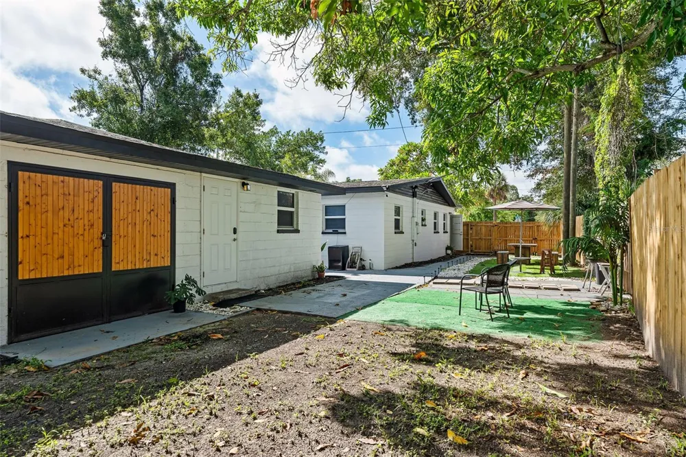 1835 15TH AVENUE S St Petersburg, FL 33712