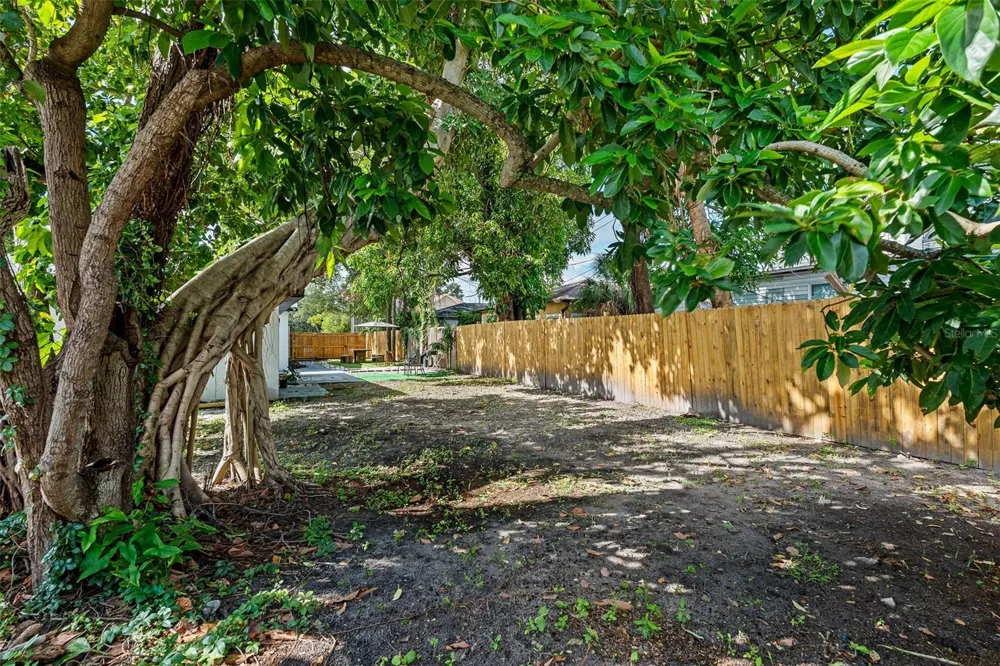 1835 15TH AVENUE S St Petersburg, FL 33712