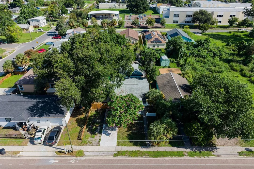 1835 15TH AVENUE S St Petersburg, FL 33712