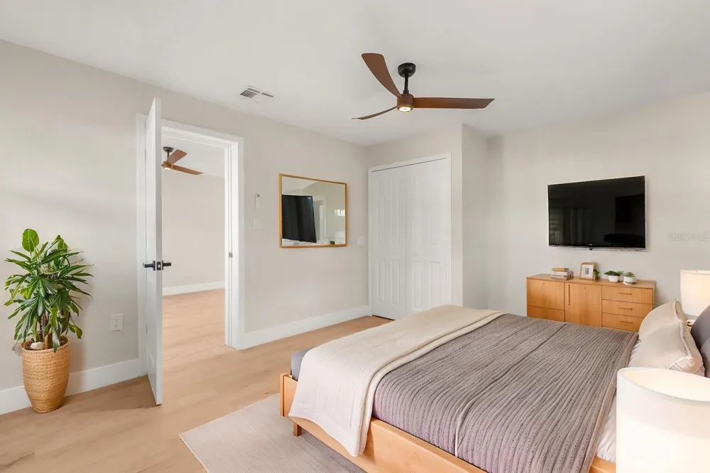 4409 DEBORD AVENUE Orlando, FL 32808