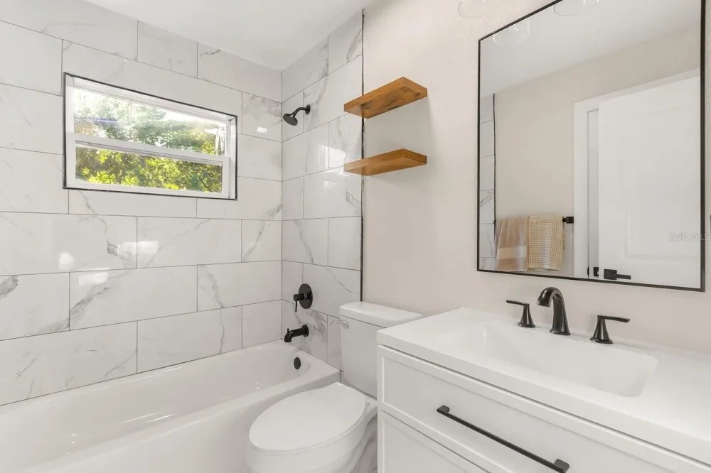 4409 DEBORD AVENUE Orlando, FL 32808