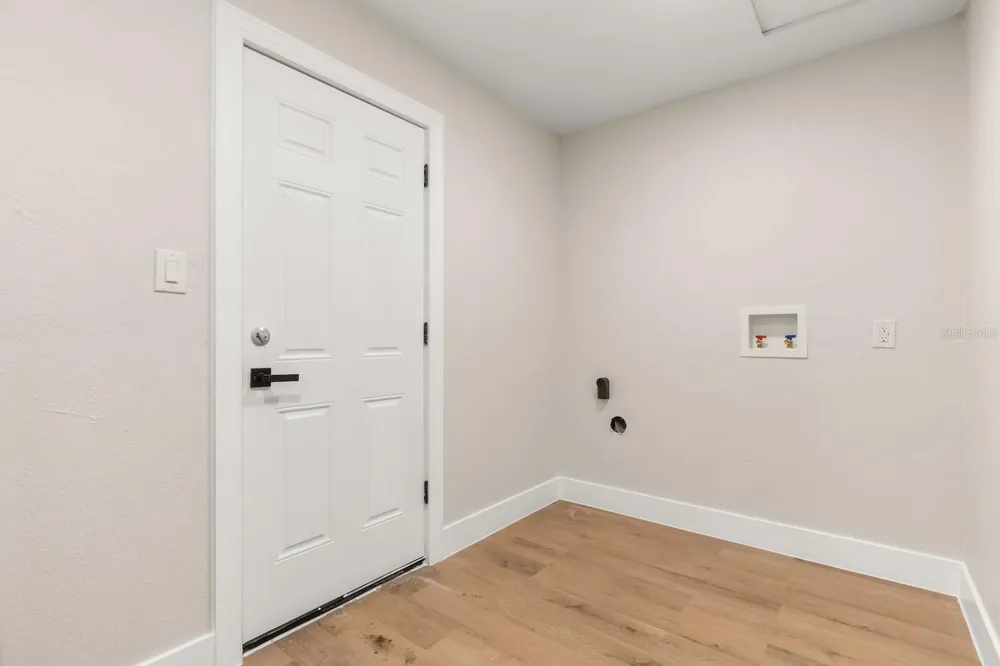 4409 DEBORD AVENUE Orlando, FL 32808