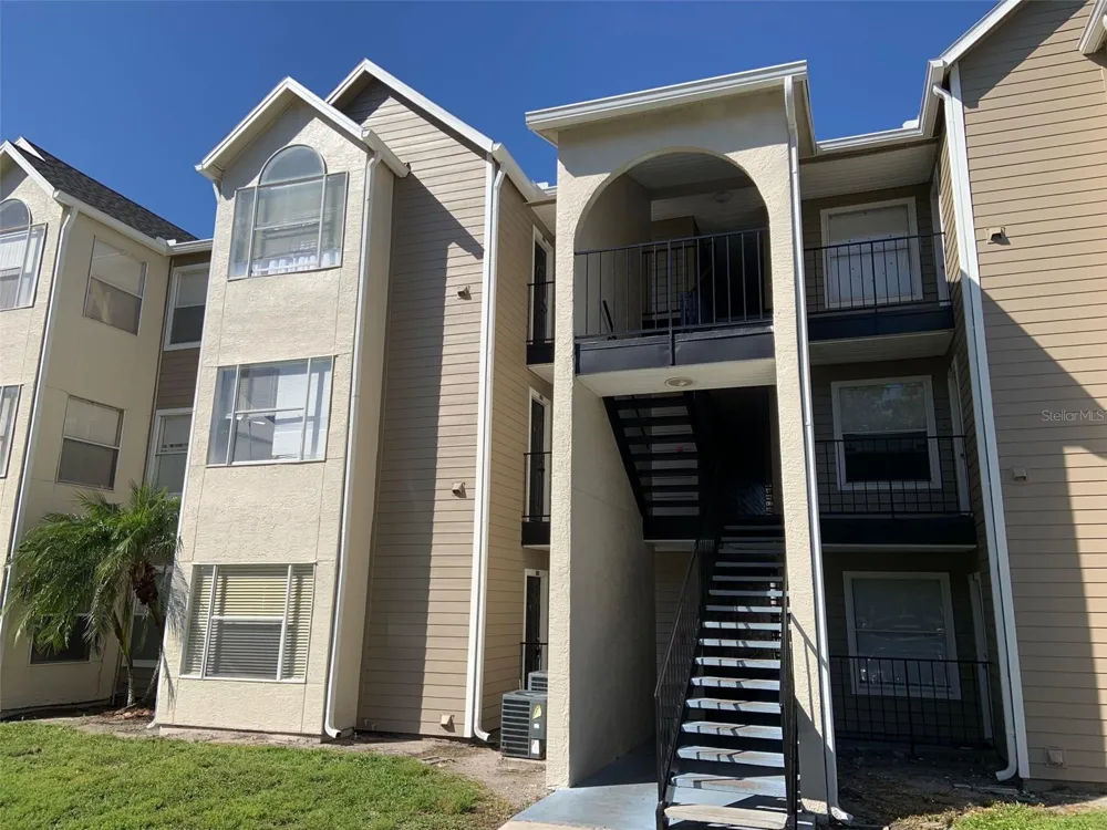 4752 WALDEN CIRCLE #715 Orlando, FL 32811