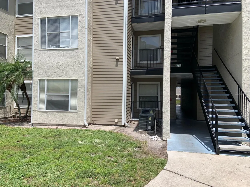 4752 WALDEN CIRCLE #715 Orlando, FL 32811